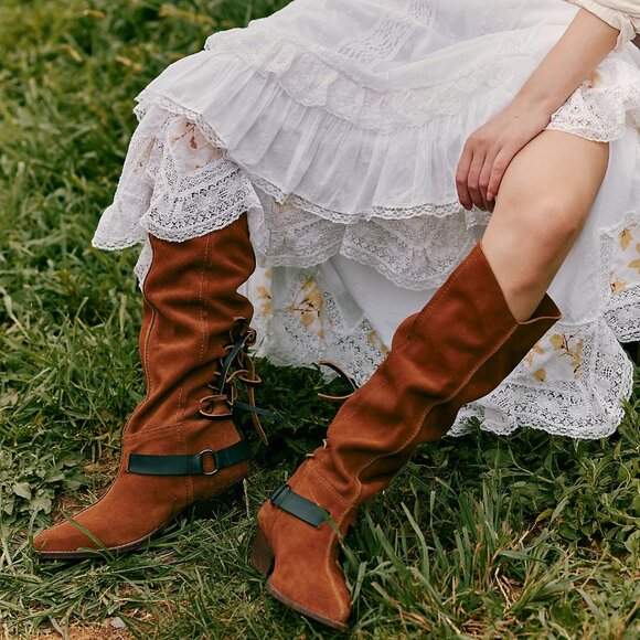 Free People Back-lace Sway Low Slouchy Boots Burnt Caramel Suede NWOB Size 7 - Picture 1 of 11